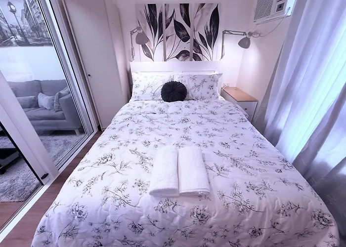 The Camden Place 1br 3*
