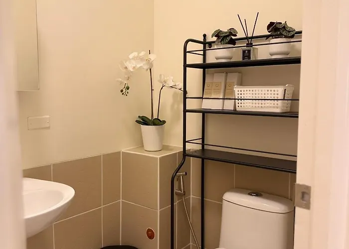 The Camden Place 1br 3* Manille